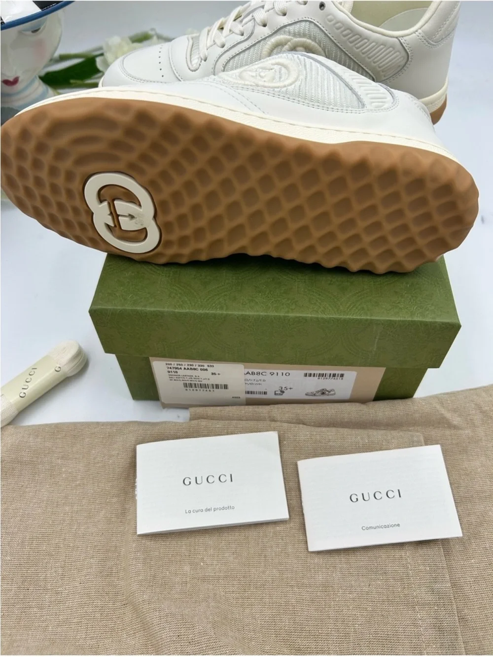 Women’s Gucci, Mac 80 low top leather sneakers size 35.5 fits 6 US made in Italy
